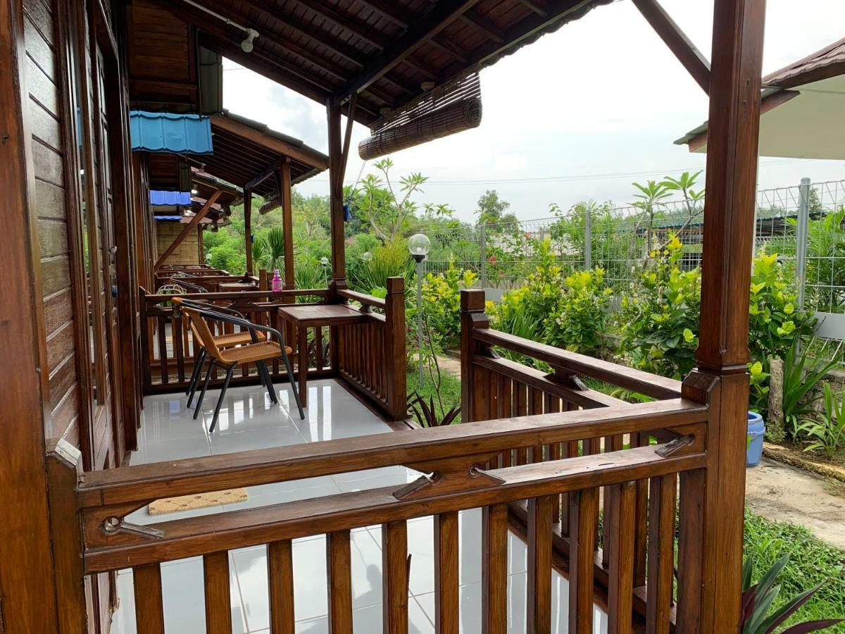 Tanah Penida Bungalows Ped Bagian luar foto